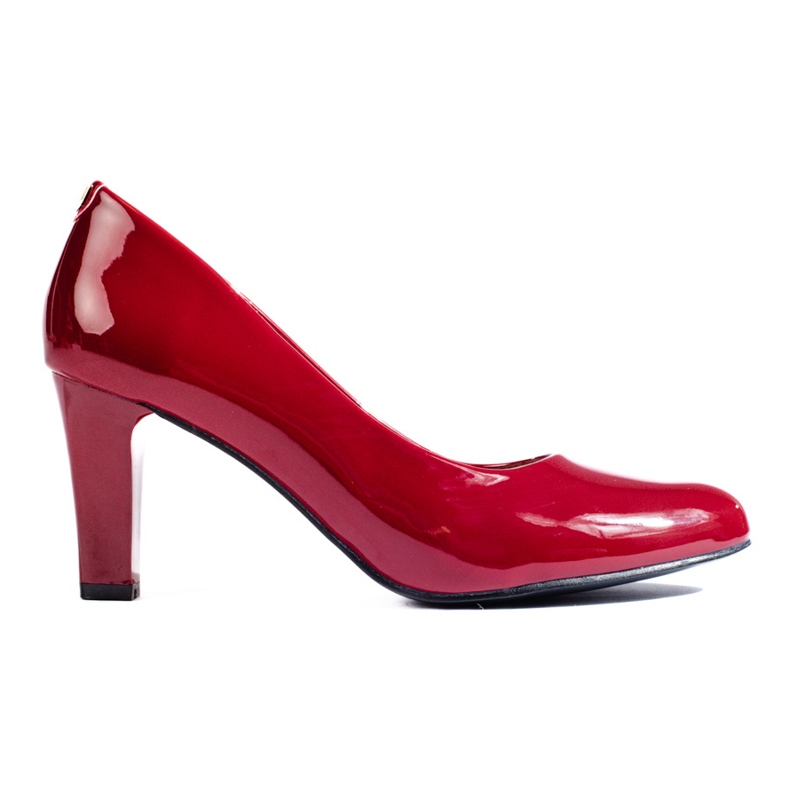 Classiche pompe bordeaux sul blocco Shelovet rosso