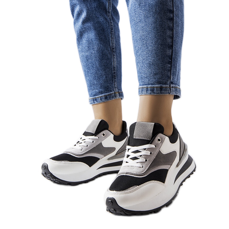 Inna Sneakers con plateau in bianco e nero di Doirons