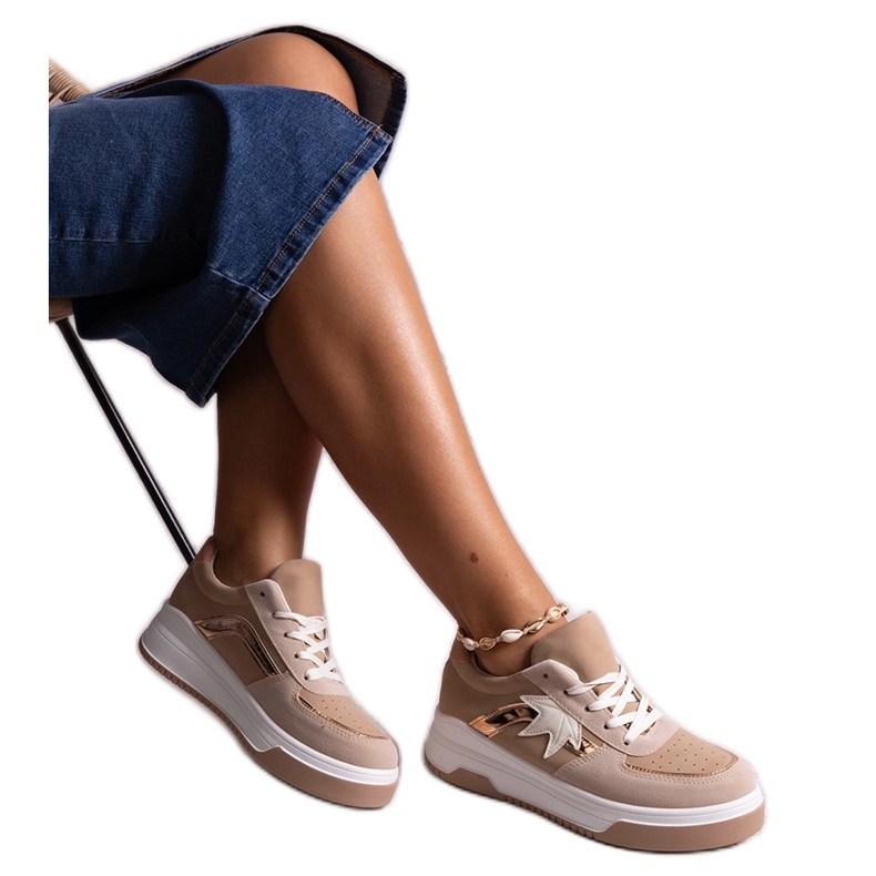 Sneakers beige con inserto a specchio di Kollins