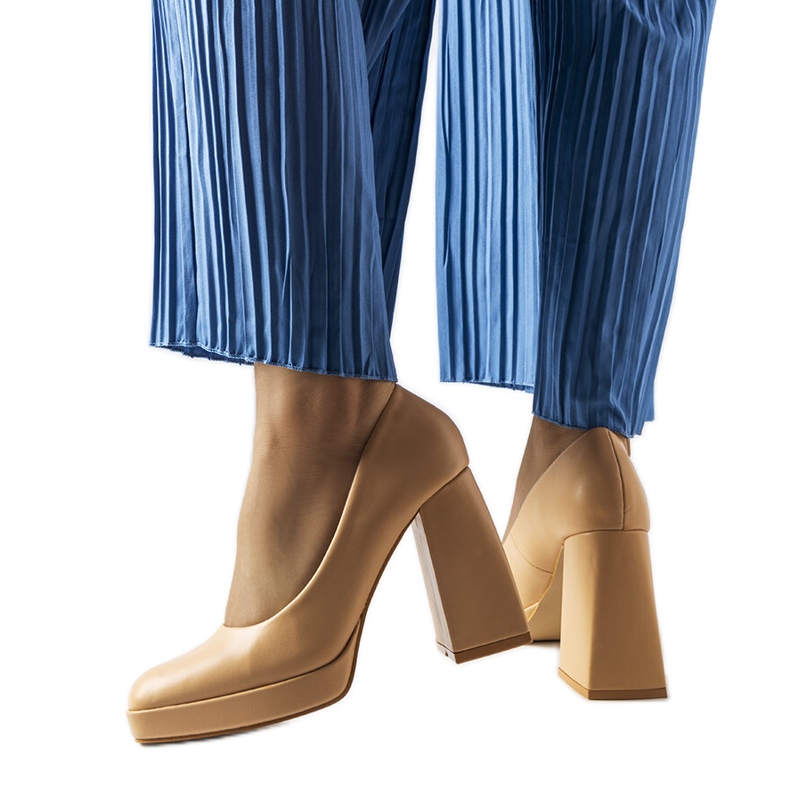 Décolleté beige con tacco alto di Mailly