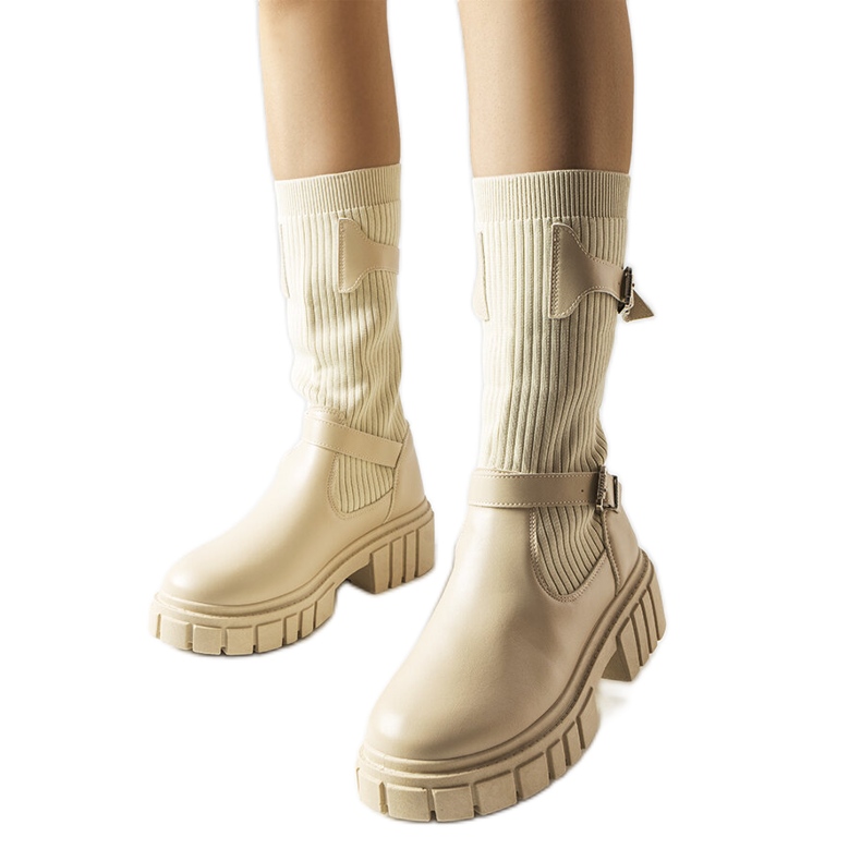 Eleganti stivali beige con tomaia elastica di Ida