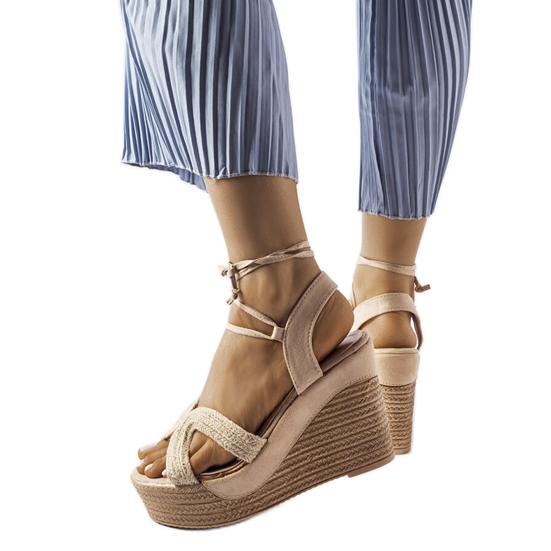 Espadrillas beige con zeppa di Berta