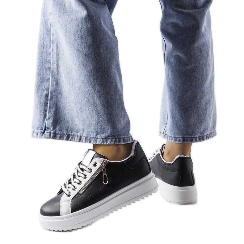 Inna Sneakers nere sulla piattaforma Romola nero