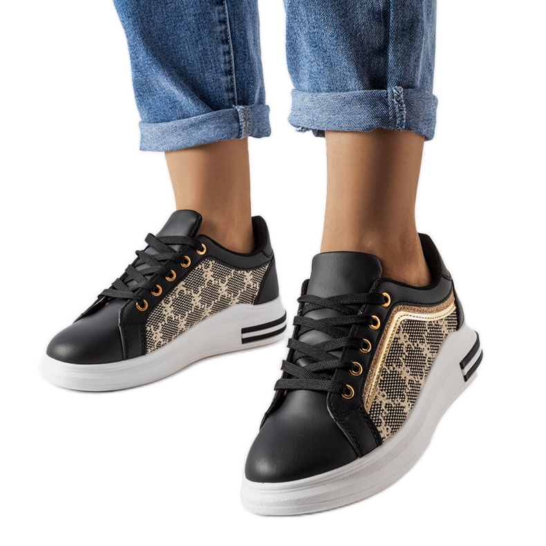 Inna Sneakers nere con inserto oro di Agostina nero