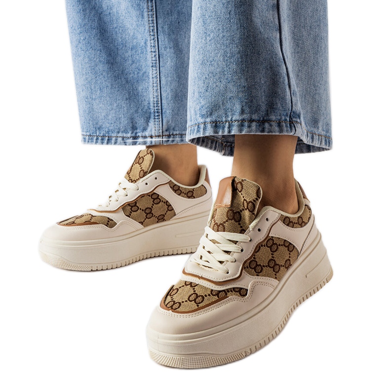 Inna Sneakers beige decorate con il monogramma Conte
