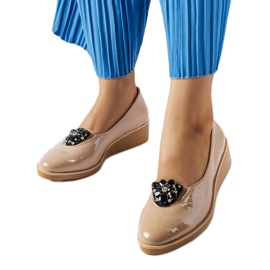 Ballerine laccate beige con decorazione Mellori