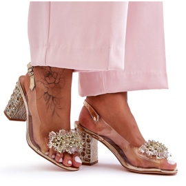 Sandali dorati alla moda trasparenti su un tacco S.Barski MR1037-19 d'oro