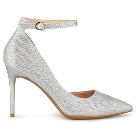 Spille in argento lucido allacciate alla caviglia