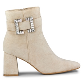 Stivali beige da donna con fibbia decorativa