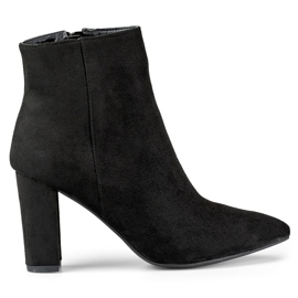 Classici stivali da donna in pelle scamosciata sul palo beige