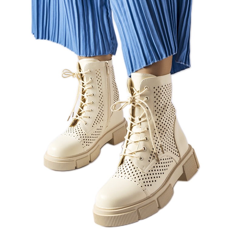 Stivali traforati beige Corpus