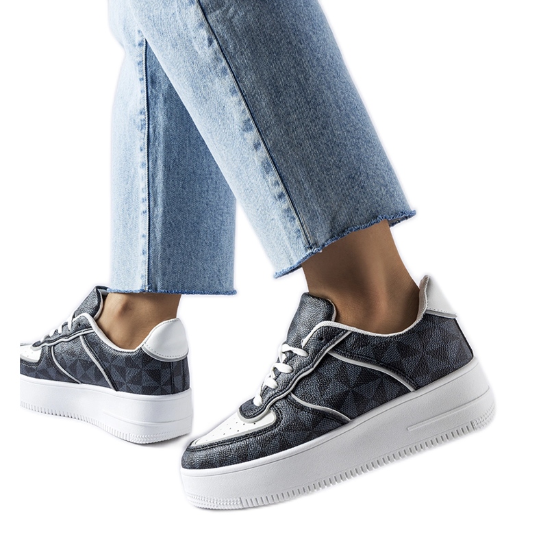 Inna Sneaker nere decorate con il monogramma Sands nero