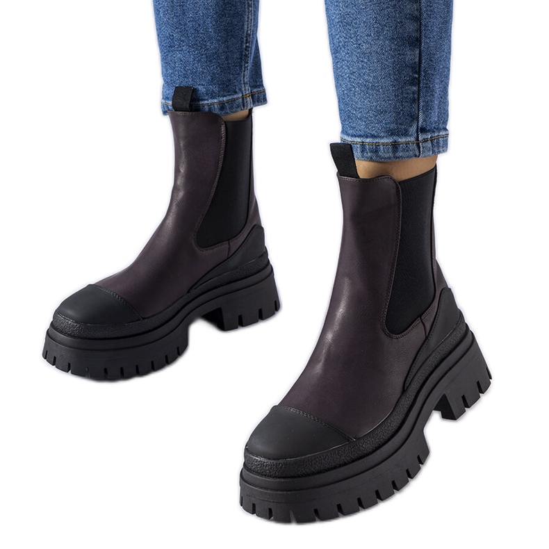 Stivaletti slip-on neri e viola di Wexford