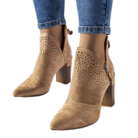 Stivaletti traforati beige di Saurel