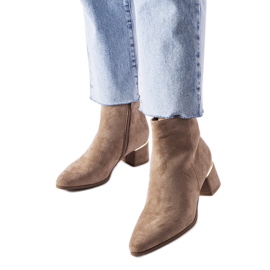 Stivaletti beige con tacco basso di Tayyib