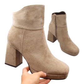 M. DASZYŃSKI Stivali in pelle scamosciata con tacco alto e plateau, beige isolante M.Daszyński MR2288-4