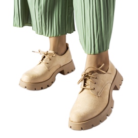 Scarpe beige con suola massiccia di Coleman