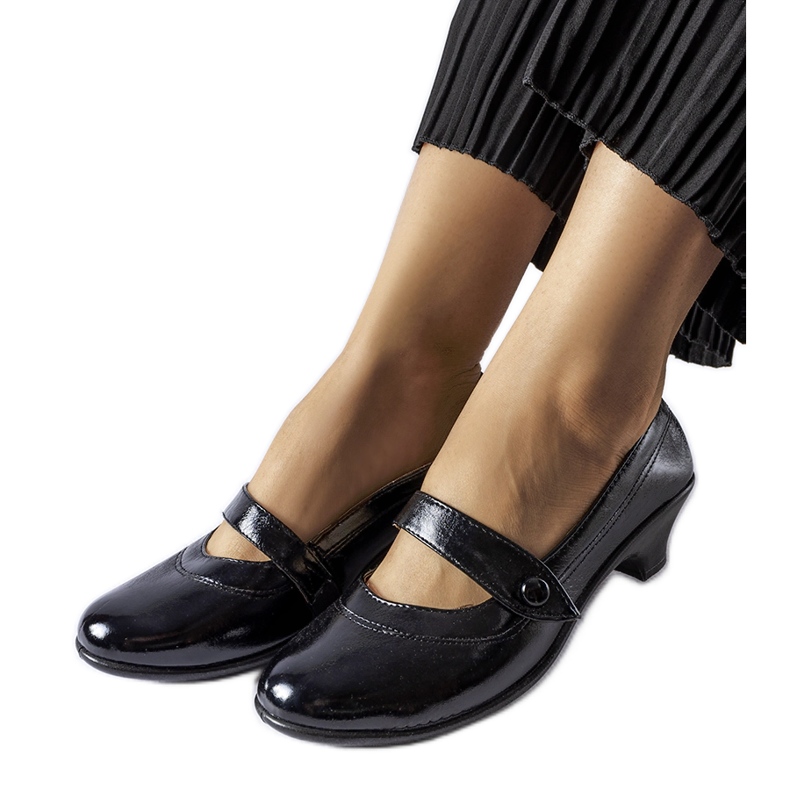 Décolleté Simi nere con tacco basso nero