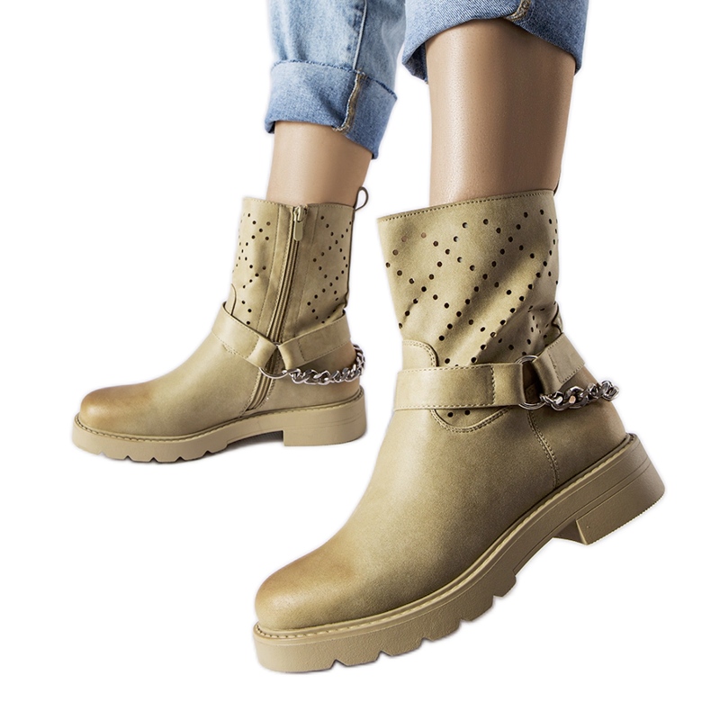 Stivaletti verdi traforati con catena Procopio beige