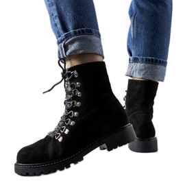 Stivaletti Hayed in eco-camoscio nero