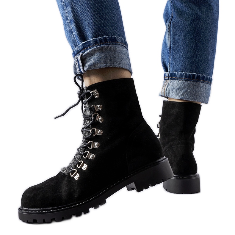 Stivaletti Hayed in eco-camoscio nero