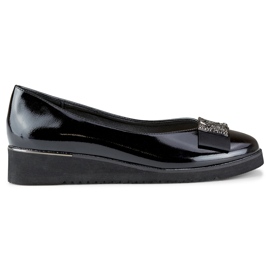 Décolleté in vernice nera con zeppa bassa nero