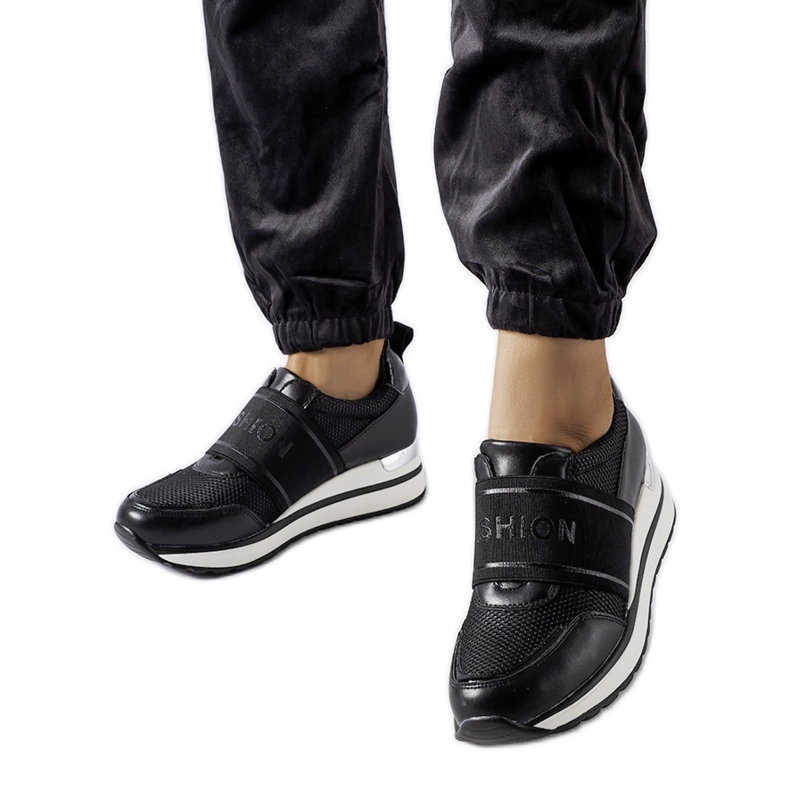 Sneakers nere con decorazione Andre argento nero