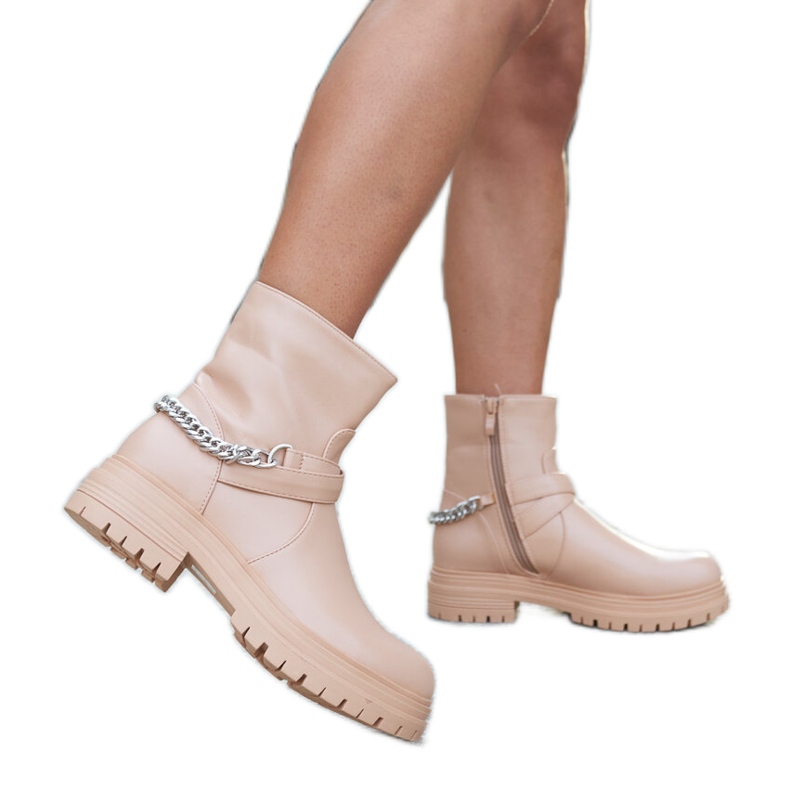 Stivaletti beige con catena decorativa di Edelio