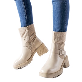 Stivaletti beige su tacco massiccio Castelvetrano