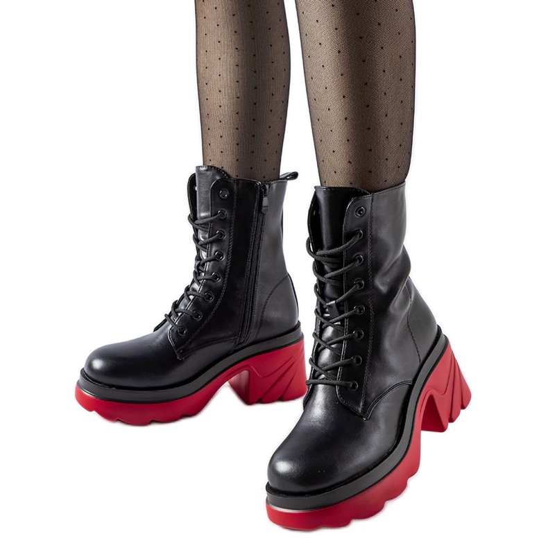 Scarpe isolanti nere con tacco rosso Costo nero