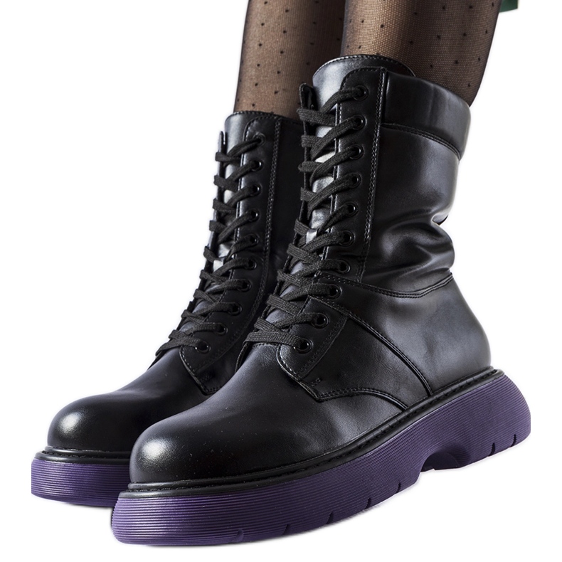 Scarpe isolanti nere con suola viola Beata nero