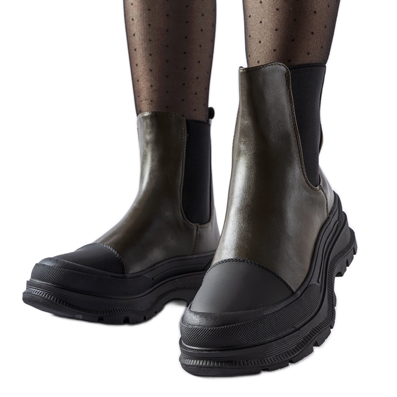 Scarpe verdi con suola sportiva di Ermanno verde
