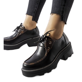 Scarpe basse nere con tacco massiccio Fondachetto nero
