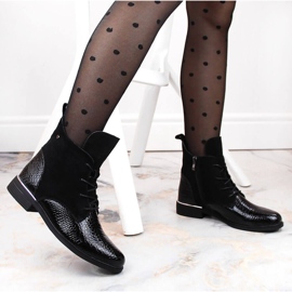 Stivali neri isolanti da donna in pelle scamosciata verniciata Filippo DBT4749 nero