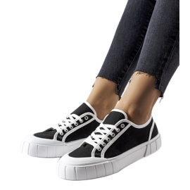 Sneakers nere su spessa piattaforma Egidio nero