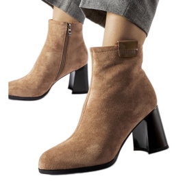 Stivaletti eleganti beige di Serbadone
