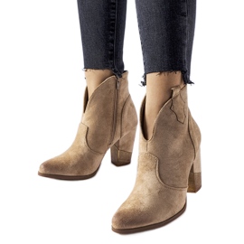 Stivali da cowboy isolanti ritagliati beige di Brunilde