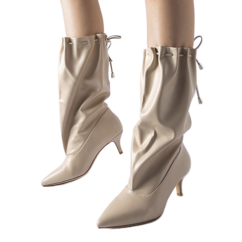 Stivali beige con tacco basso di Deserres