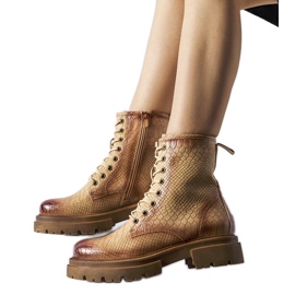 Stivali con stampa animalier beige scuro di Suviana