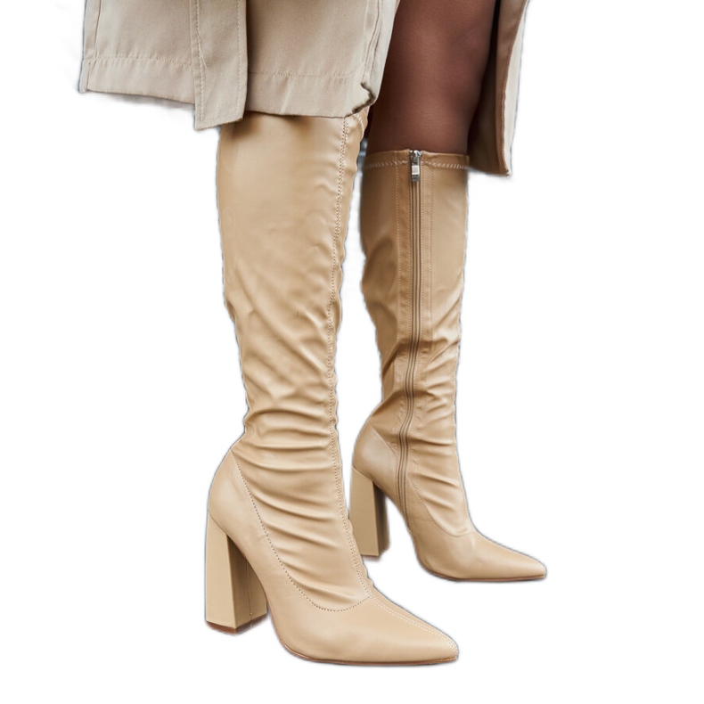 Stivali beige con tacco alto di Abelino