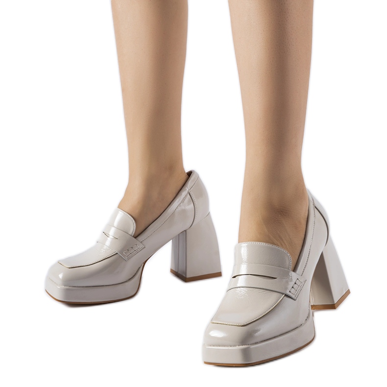 Décolleté in vernice grigia con tacco West grigio