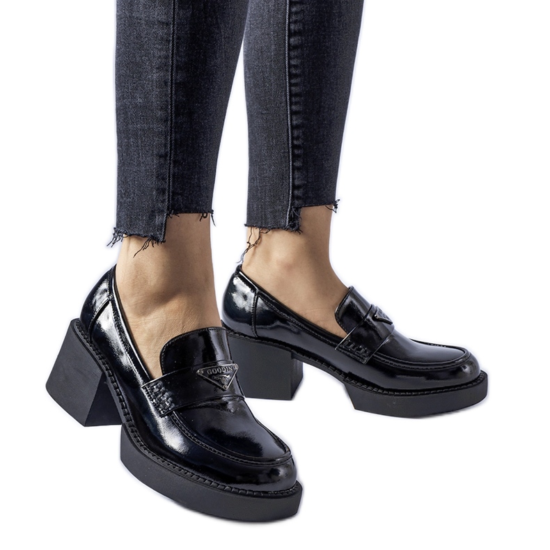 Mocassini in vernice nera con tacco Hobbs nero