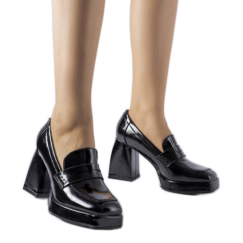 Décolleté in vernice nera con tacco West nero