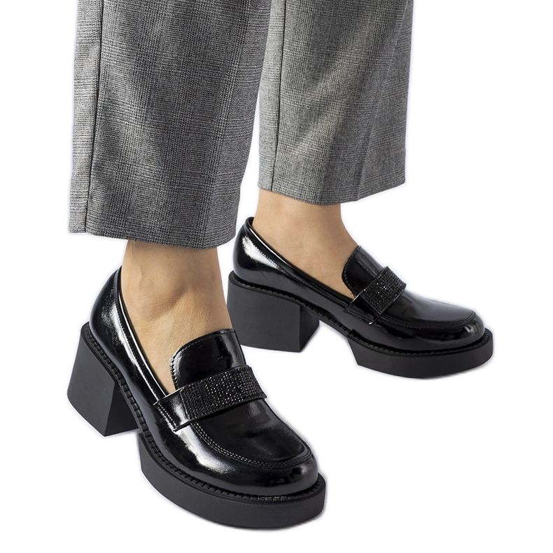 Décolleté in vernice nera con tacco Harrisburg nero