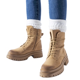 Stivali beige con punta consumata di Vadnais
