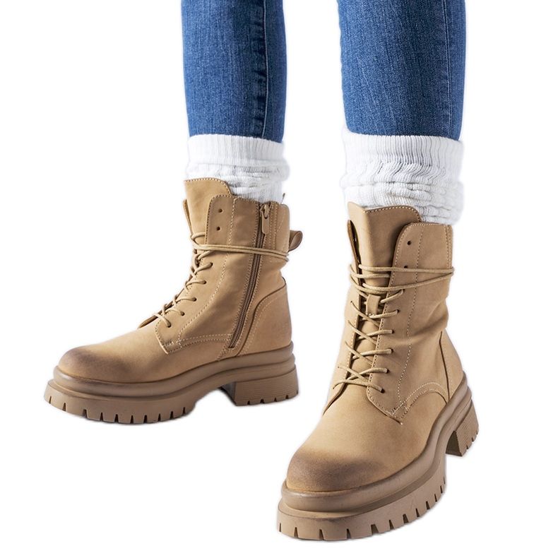 Stivali beige con punta consumata di Vadnais