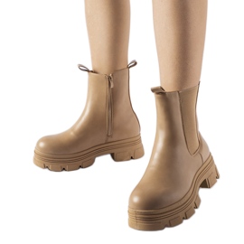 Stivaletti beige sulla piattaforma Placido