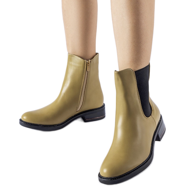Stivaletti Bagnoro classici isolati color oliva verde
