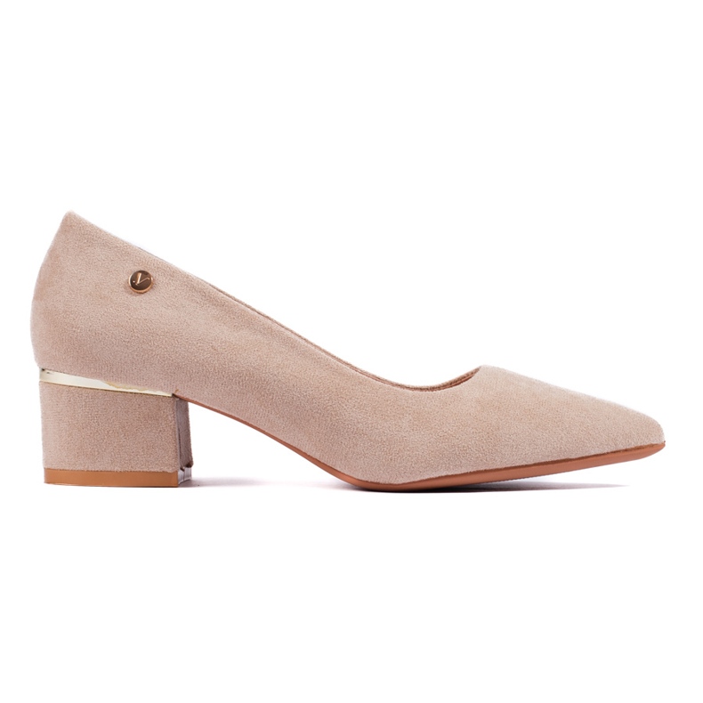 Décolleté beige a tacco basso di Vinceza