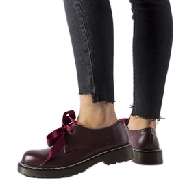 Scarpe marrone con fiocco decorativo di Rodriguez rosso